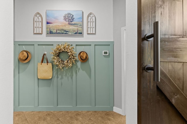 2516 Rusty Spur, Leander, TX 78641 - detailed view of a decorative wall and wainscoting