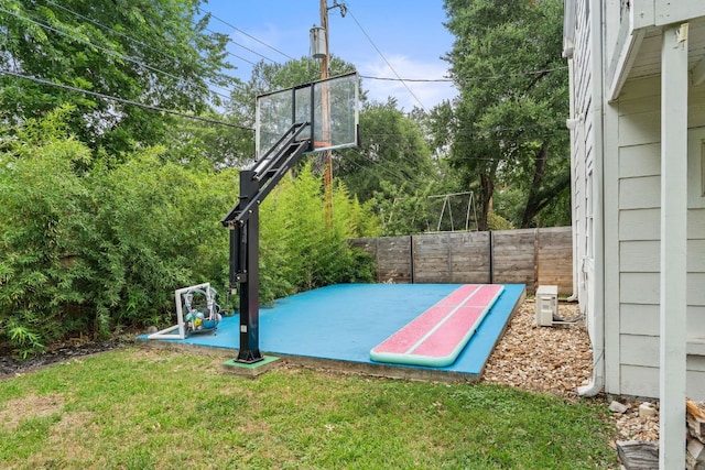 1711 Mohle Dr, Austin, TX 78703 - view of sport court