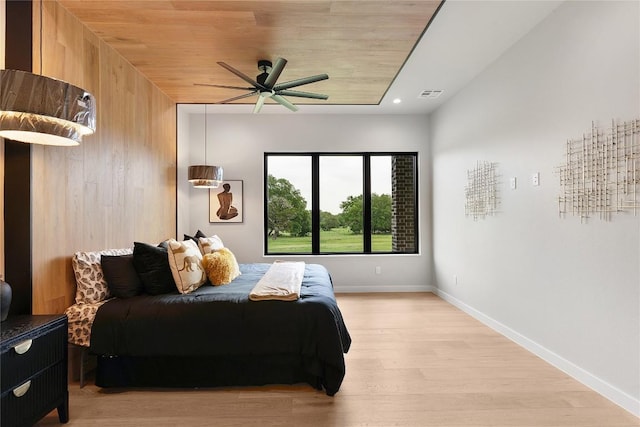 8341 Brewer Ln, Salado, TX 76571 - bedroom featuring light wood-style flooring, baseboards, recessed lighting, and ceiling fan