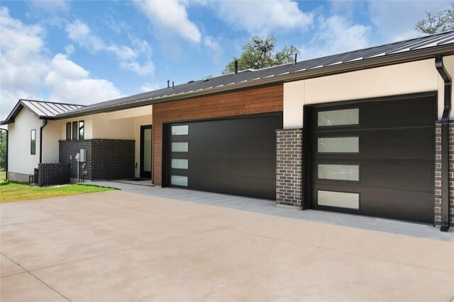 8341 Brewer Ln, Salado, TX 76571 - garage with driveway