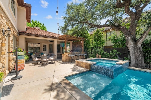 7 Sunview Rd, The Hills, TX 78738 - view of swimming pool with a patio, a pool with connected hot tub, outdoor dining area, and ceiling fan