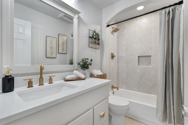 902 Acorn Oaks Dr, Austin, TX 78745 - bathroom with vanity and shower / bathtub combination with curtain