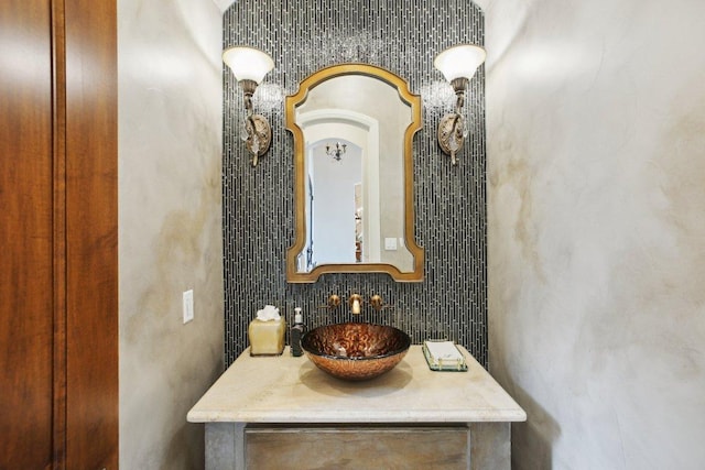 1353 Osprey Ridge Loop, Lago Vista, TX 78645 - bathroom featuring tasteful backsplash and vanity