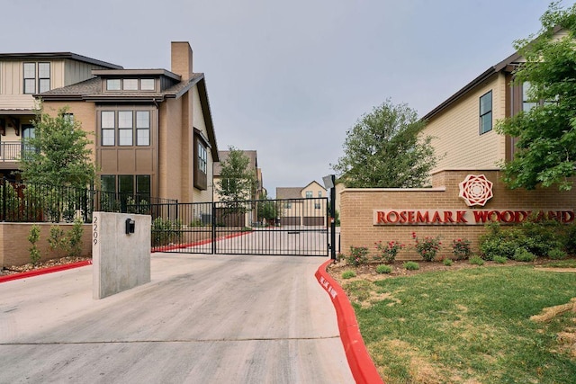 2209 Woodland Ave Unit 301, Austin, TX 78741 - community / neighborhood sign featuring a gate