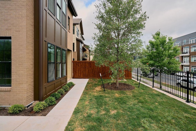 2209 Woodland Ave Unit 301, Austin, TX 78741 - view of yard