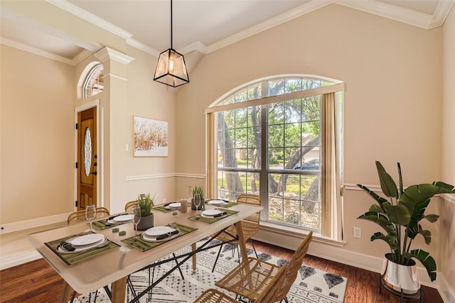 6411 Abilene Trl, Austin, TX 78749 - office space with wood finished floors, ornamental molding, baseboards, a chandelier, and vaulted ceiling