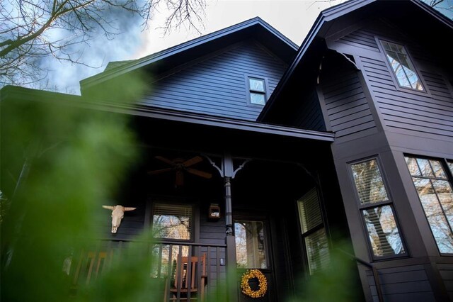 2113 Brooklyn St, Austin, TX 78704 - view of front facade featuring covered porch