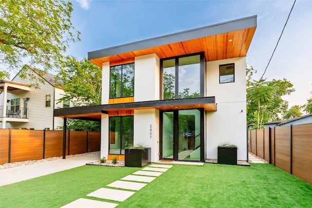 2807 Garwood St, Austin, TX 78702 - rear view of house featuring stucco siding