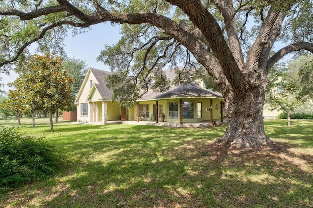 400 S Sledge St, Kyle, TX 78640 - view of front of property with a front lawn