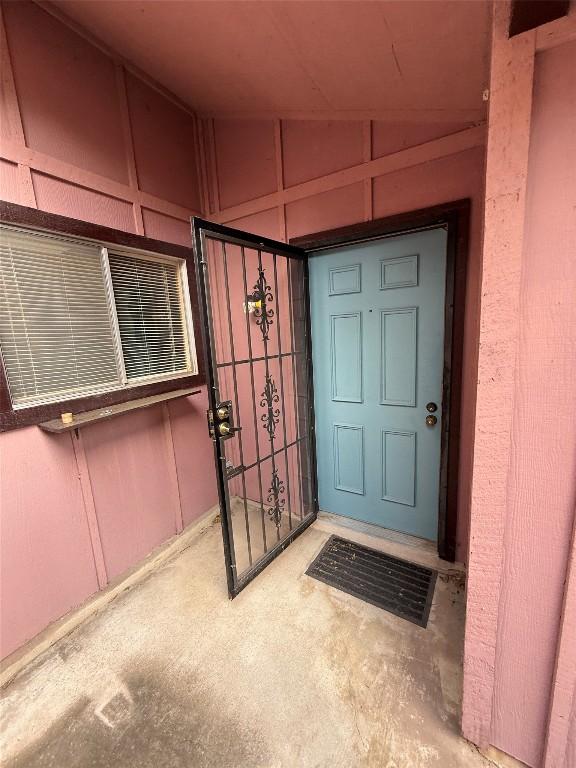10502 Golden Meadow Dr, Austin, TX 78758 - view of property entrance