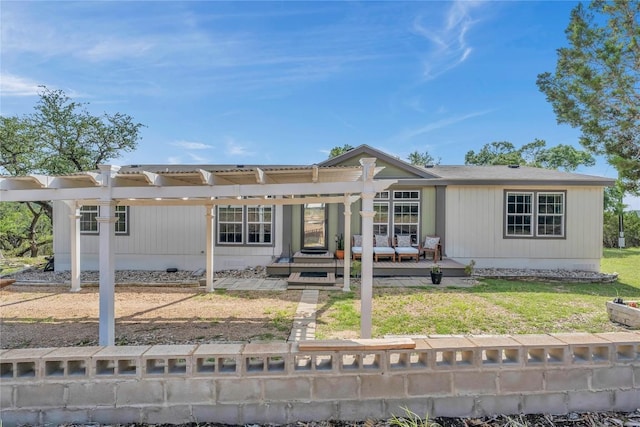 7500 Muleshoe Bend Trl, Marble Falls, TX 78654 - manufactured / mobile home featuring a front yard