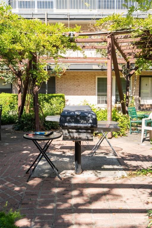 2425 Ashdale Dr Unit 18, Austin, TX 78757 - view of patio / terrace