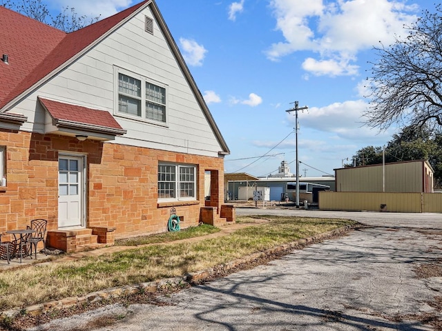206 S Clear St, San Saba, TX 76877 - view of front of home with stone siding