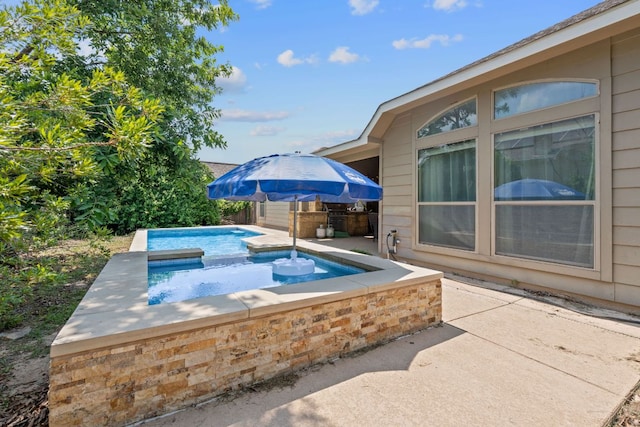 3217 Falconers Way, Pflugerville, TX 78660 - view of pool with an in-ground hot tub and a patio