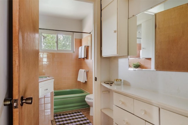 2300 Westworth Cir, Austin, TX 78704 - full bath featuring tub / shower combination, toilet, vanity, and tile patterned floors