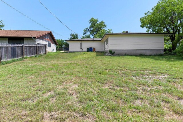 7302 Hartnell Dr, Austin, TX 78723 - view of yard
