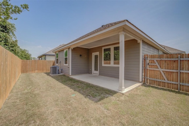 465 Brooks Ranch Dr, Kyle, TX 78640 - back of property featuring a fenced backyard and a patio area