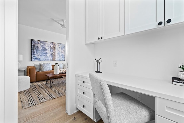 2105 Sl Davis Ave Unit 1, Austin, TX 78702 - office space featuring built in study area and light wood-style floors