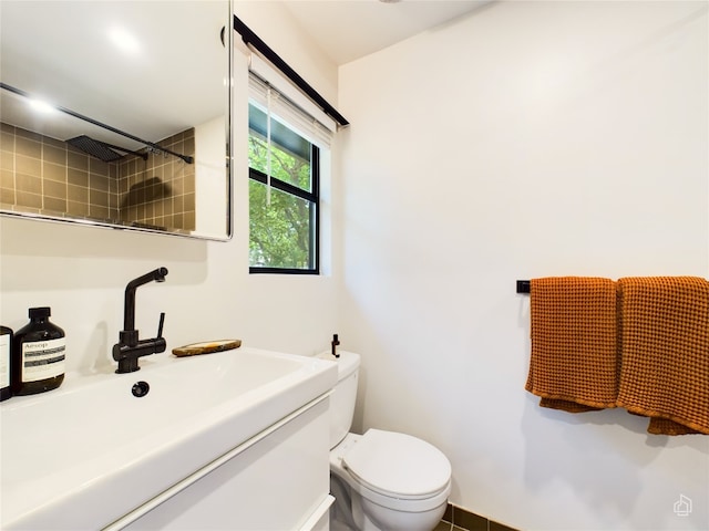 6007 Leisure Run Rd, Austin, TX 78745 - full bathroom with vanity, toilet, and a tile shower