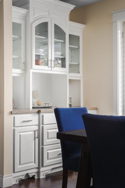 2400 Pruett St, Austin, TX 78703 - view of bar