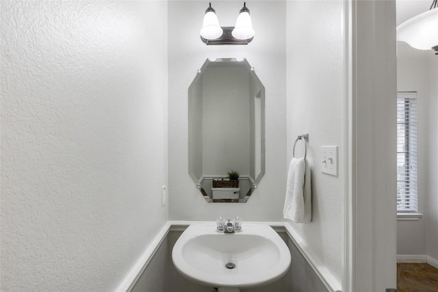 11237 Lost Maples Trl, Austin, TX 78748 - bathroom featuring a sink and a textured wall