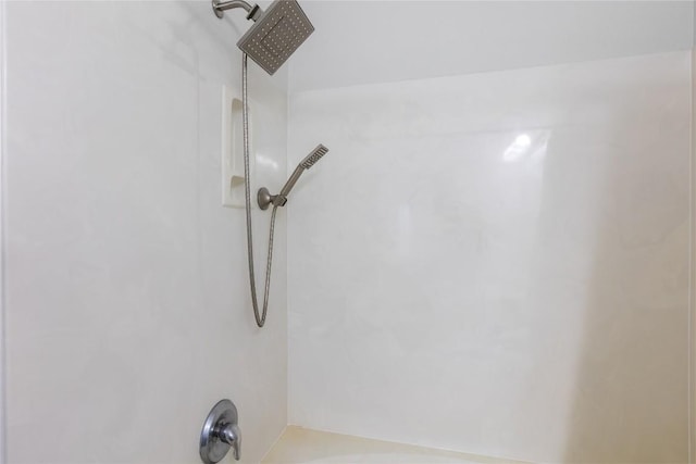 11237 Lost Maples Trl, Austin, TX 78748 - full bath with washtub / shower combination