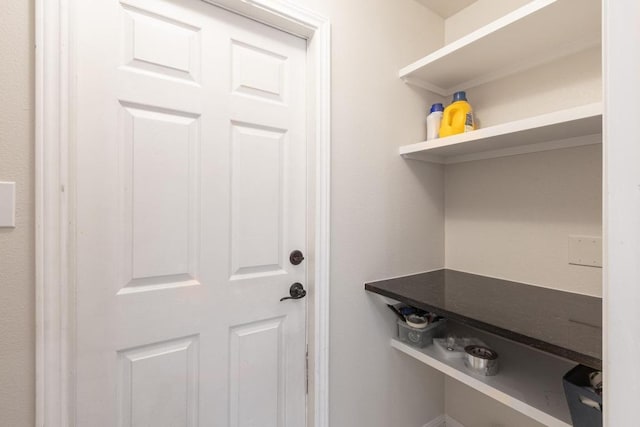 10 Lakewood Cir, Wimberley, TX 78676 - view of mudroom