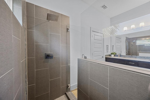 1402 E 11th St, Austin, TX 78702 - full bathroom featuring a stall shower and vanity