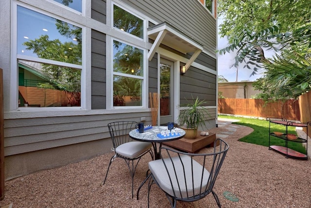 1402 E 11th St, Austin, TX 78702 - view of patio
