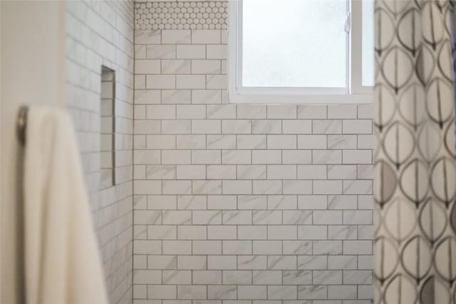 2603 Carlow Dr, Austin, TX 78745 - full bath with tiled shower
