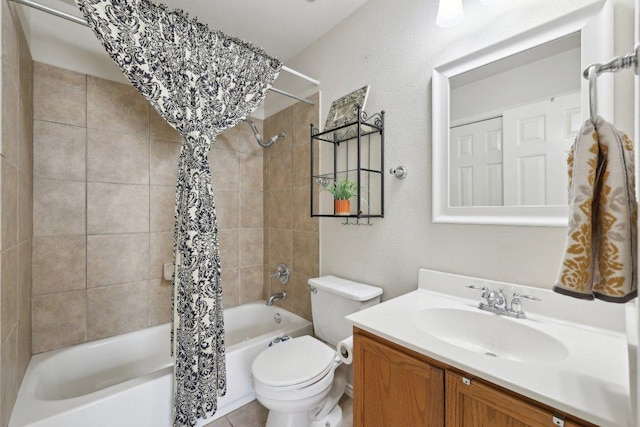 2632 Century Park Blvd Unit 38, Austin, TX 78727 - bathroom with shower / tub combo with curtain, vanity, and toilet
