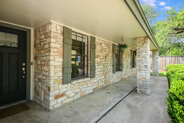 10300 Parkfield Dr, Austin, TX 78758 - view of covered porch
