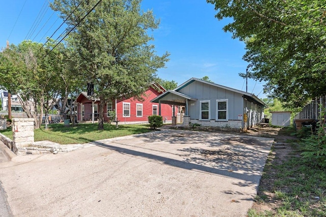 2609 Sol Wilson Ave, Austin, TX 78702 - photo 2