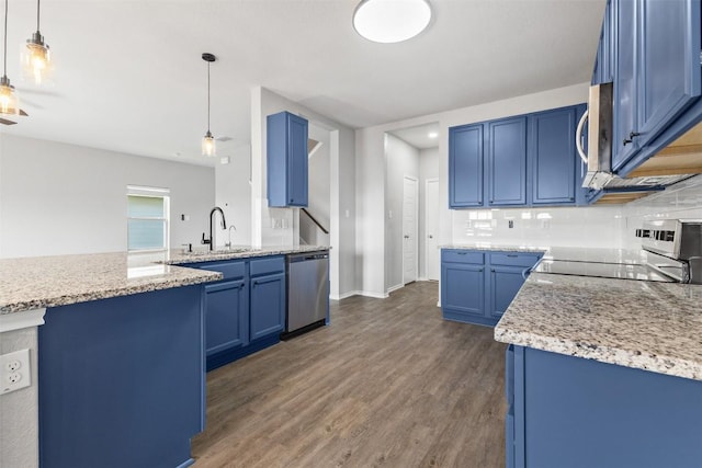223 Hunters Brk, San Antonio, TX 78253 - kitchen with stainless steel appliances, blue cabinetry, a sink, and dark wood-style floors