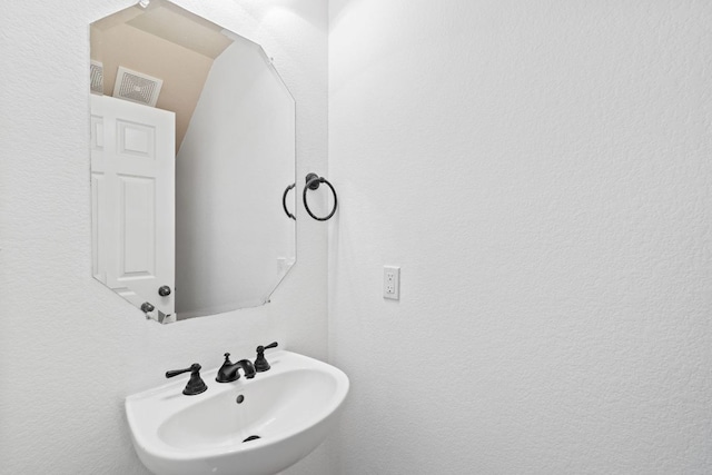 16304 Fincastle Dr, Austin, TX 78717 - bathroom with a sink