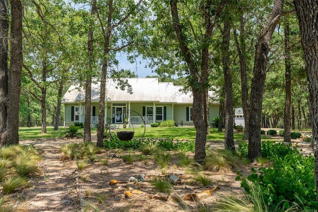11525 Fm 86th Rd, Lockhart, TX 78644 - ranch-style house featuring a front lawn and covered porch