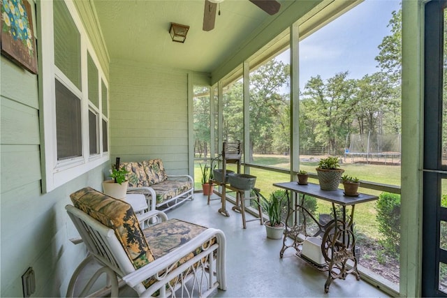 11525 Fm 86th Rd, Lockhart, TX 78644 - sunroom featuring a ceiling fan