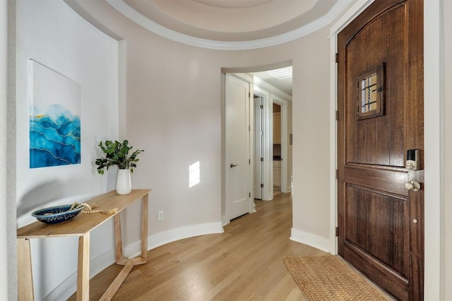 5502 Patagonia Pass, Austin, TX 78738 - foyer featuring light wood-style floors and baseboards