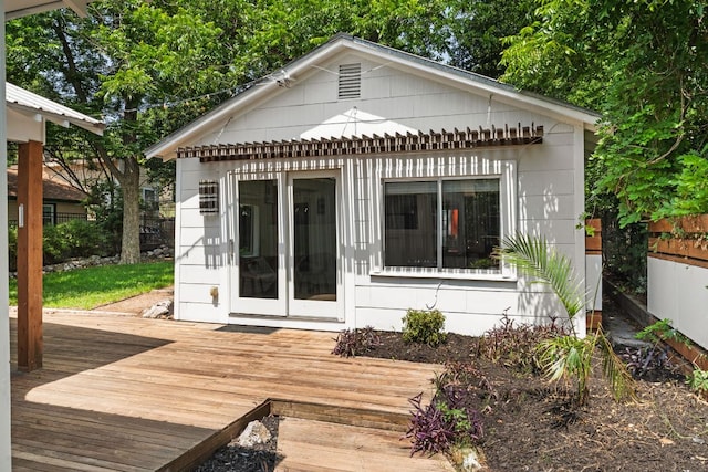 2004 Bremen St, Austin, TX 78703 - rear view of property featuring a wooden deck