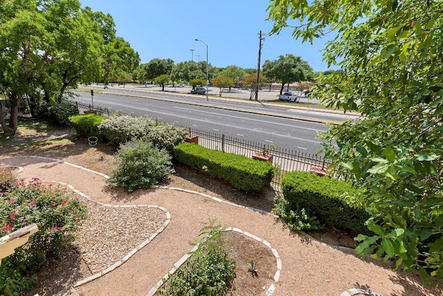 1101 Grove Blvd Unit 803, Austin, TX 78741 - view of yard