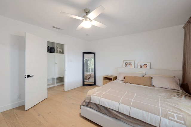 7905 Havenwood Dr, Austin, TX 78759 - bedroom featuring light wood-style floors and a ceiling fan
