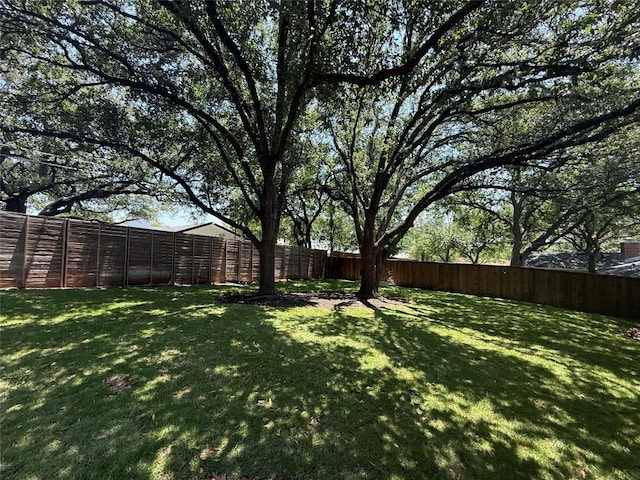 7905 Havenwood Dr, Austin, TX 78759 - view of fenced backyard
