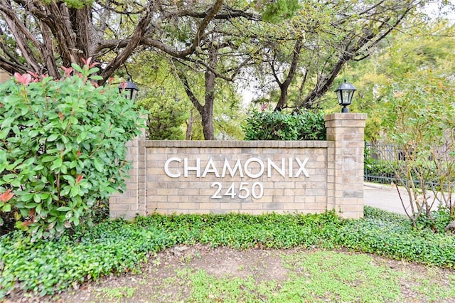 2450 Wickersham Ln Unit 718, Austin, TX 78741 - view of community sign