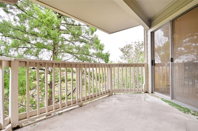 2450 Wickersham Ln Unit 718, Austin, TX 78741 - view of balcony