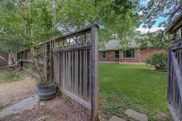 7925 Wheel Rim Cir, Austin, TX 78749 - view of yard