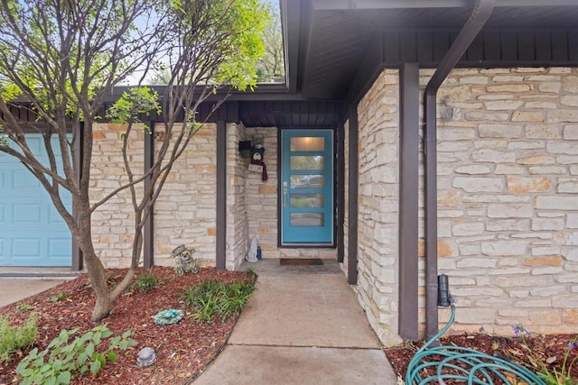 11505 Circle Bend Dr, Austin, TX 78758 - entrance to property with stone siding