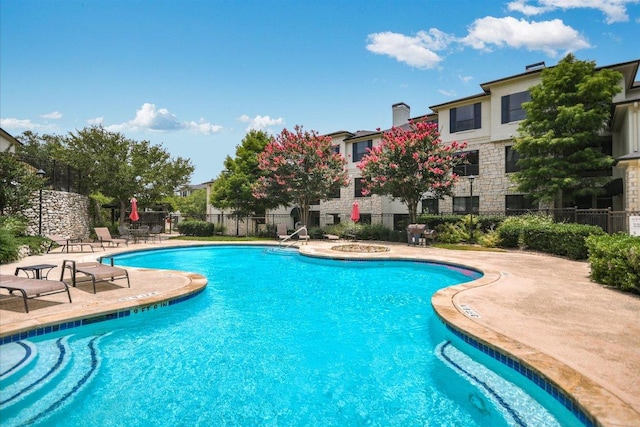 7701 Rialto Blvd Unit 1232, Austin, TX 78735 - community pool with a patio