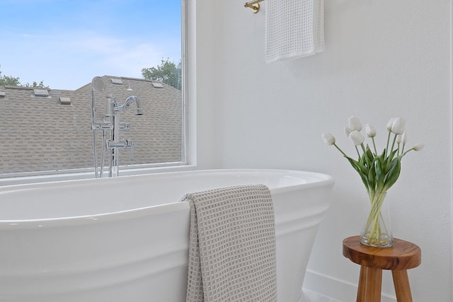 5209 Concho Creek Bnd, Austin, TX 78735 - bathroom view of a soaking tub