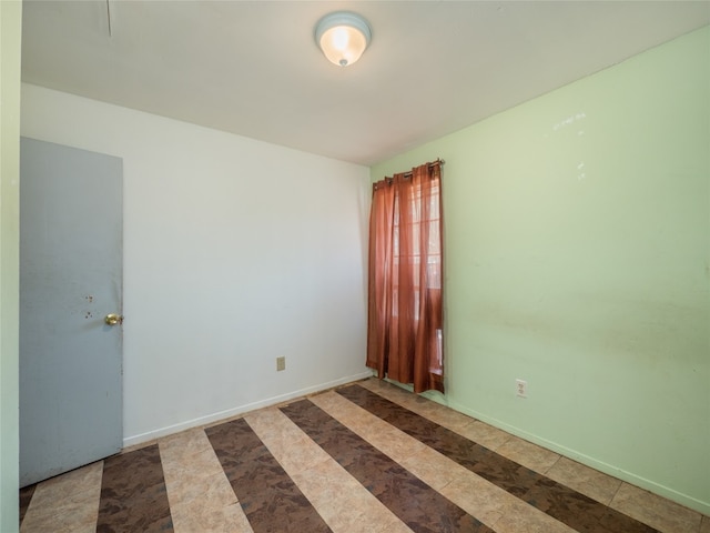 1021 Gardner Rd, Austin, TX 78721 - view of tiled spare room