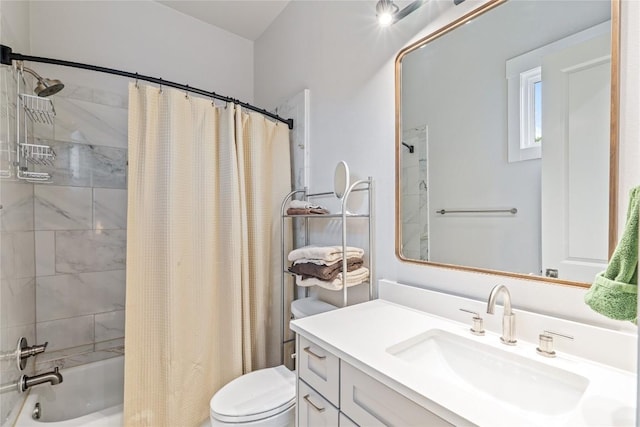 22005 Briarcliff Dr, Spicewood, TX 78669 - bathroom featuring shower / bath combo, toilet, and vanity